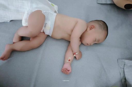 巴中宝宝流白色粘鼻涕